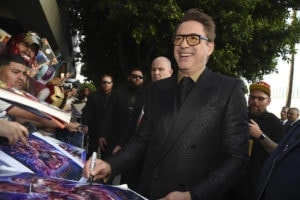 Breaking News: Robert Downey Jr. to sign autographs for SWAU
