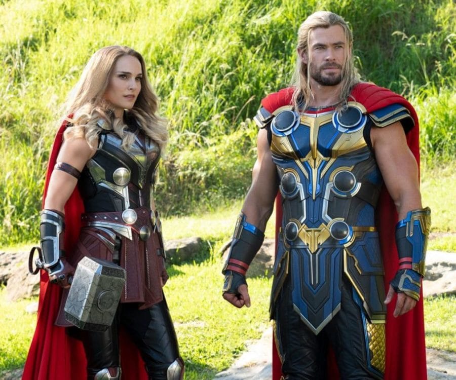 Natalie Portman and Chris Hemsworth in Thor: Love and Thunder