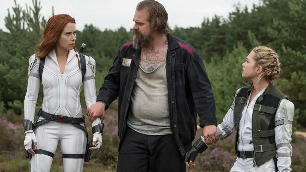 Natasha, Alexei, and Yelena in Black Widow