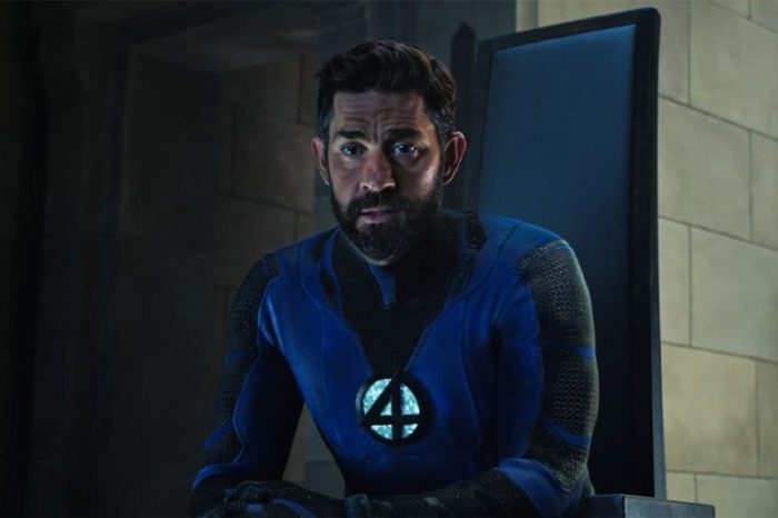 Mr. Fantastic (John Krasinski) i